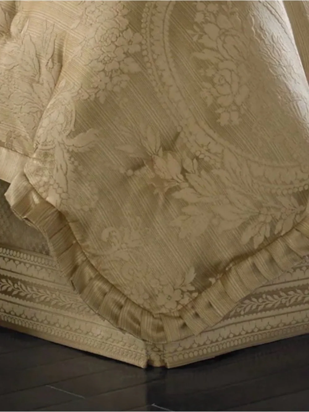 J Queen New York Napoleon 4-Pc. Comforter Set, Queen NEW